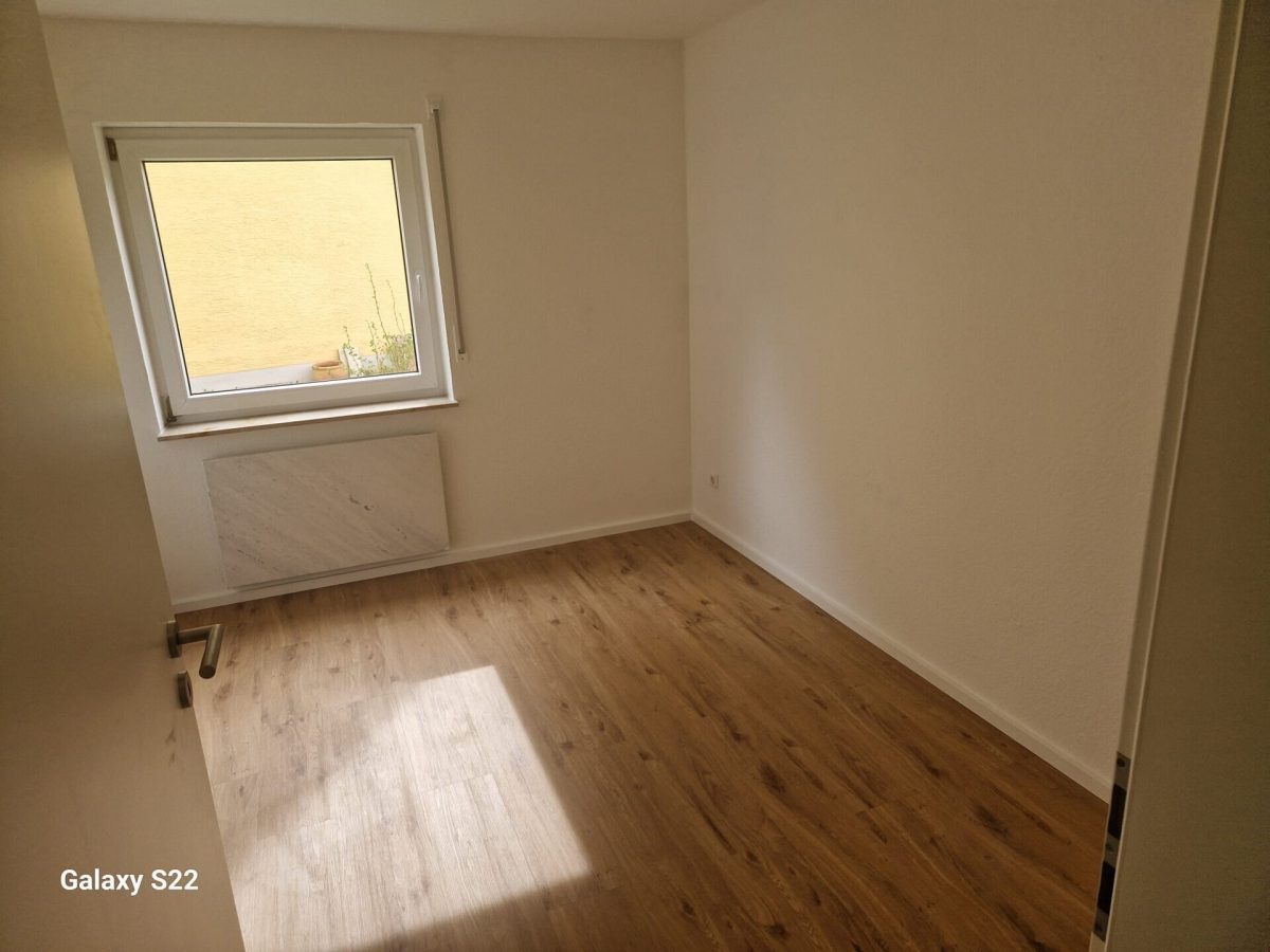 Immobilienangebot - Deißlingen - Wohnungen - Familienfreundliche 4-Zimmer-Erdgeschosswohnung mit Terrasse, Gartenanteil und Garage