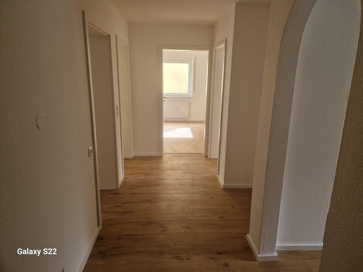 Immobilienangebot - Deißlingen - Wohnungen - Familienfreundliche 4-Zimmer-Erdgeschosswohnung mit Terrasse, Gartenanteil und Garage