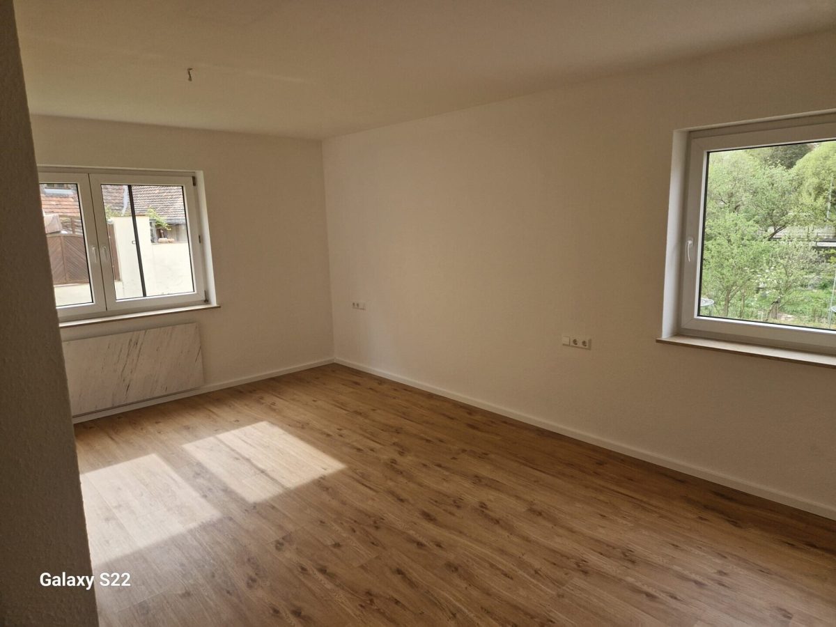 Immobilienangebot - Deißlingen - Wohnungen - Familienfreundliche 4-Zimmer-Erdgeschosswohnung mit Terrasse, Gartenanteil und Garage