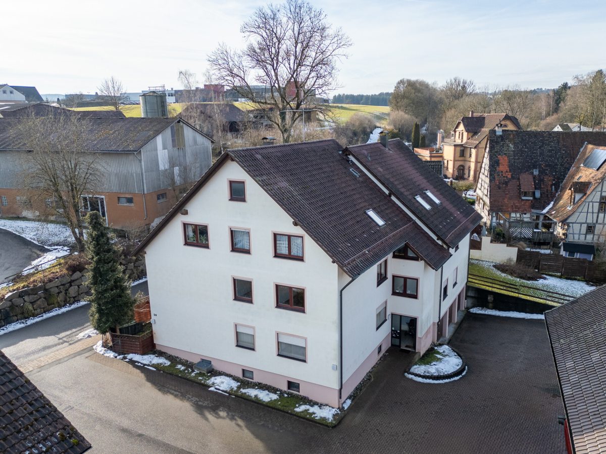 Immobilienangebot - Deißlingen - Wohnungen - Familienfreundliche 4-Zimmer-Erdgeschosswohnung mit Terrasse, Gartenanteil und Garage