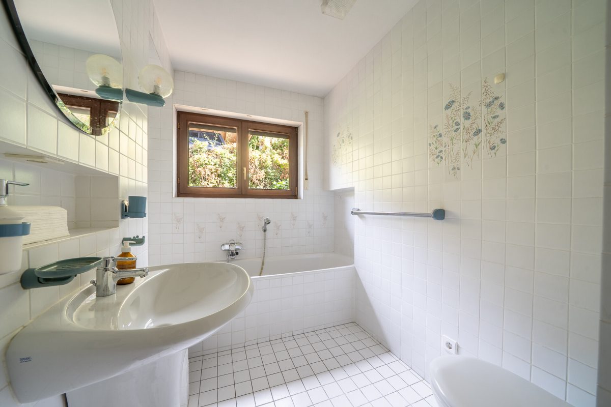 Immobilienangebot - Tuttlingen - Häuser - Einfamilienhaus mit eigenständiger Einliegerwohnung in Tuttlingen