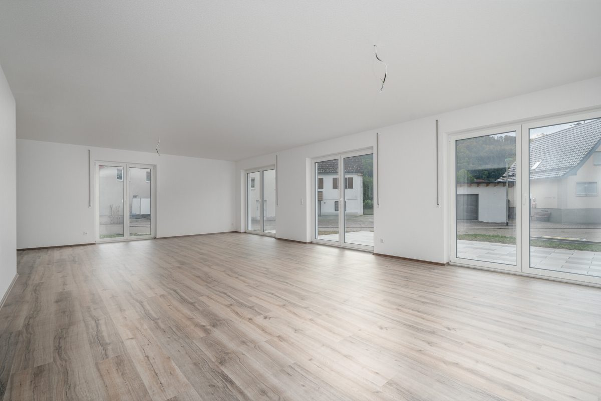 Immobilienangebot - Sulz am Neckar / Hopfau - Häuser - Neubau-Einfamilienhaus in Sulz-Hopfau – 173 m², Energieklasse A+, zwei Garagen, Erstbezug