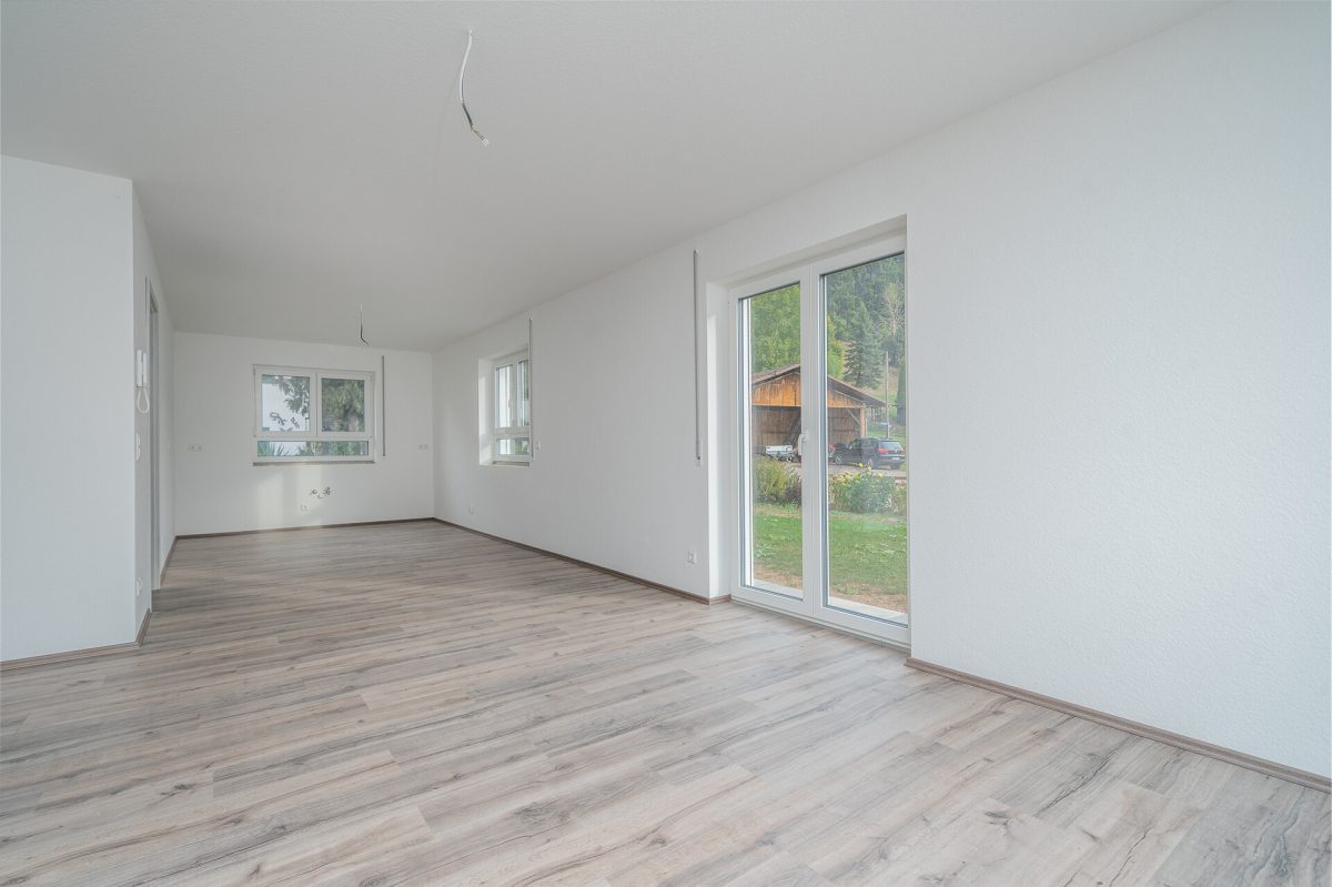 Immobilienangebot - Sulz am Neckar / Hopfau - Häuser - Neubau-Einfamilienhaus in Sulz-Hopfau – 173 m², Energieklasse A+, zwei Garagen, Erstbezug