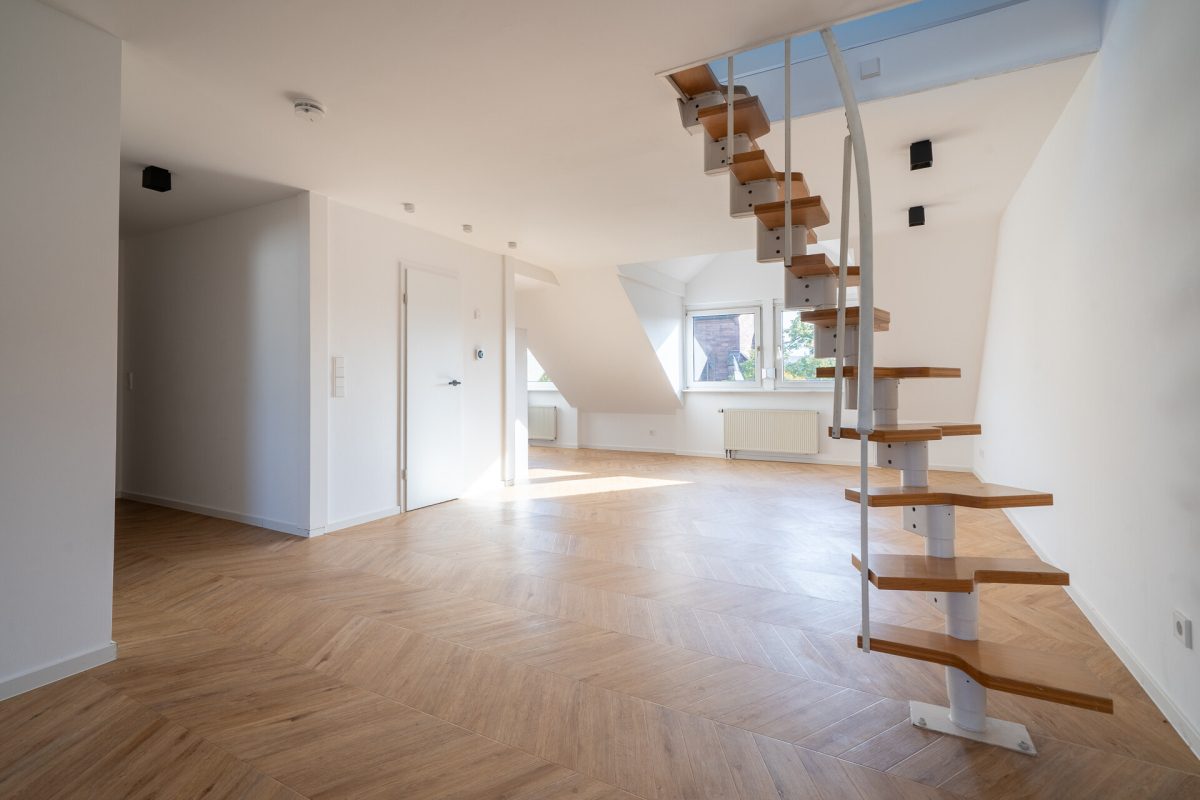 Immobilienangebot - Offenburg - Wohnungen - Stadtleben pur – renovierte 2,5-Zimmer-Dachgeschosswohnung in Offenburg
