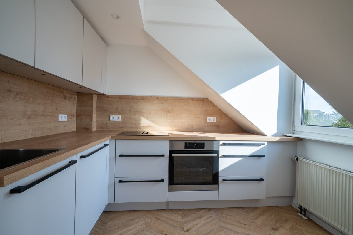 Immobilienangebot - Offenburg - Wohnungen - Stadtleben pur – renovierte 2,5-Zimmer-Dachgeschosswohnung in Offenburg