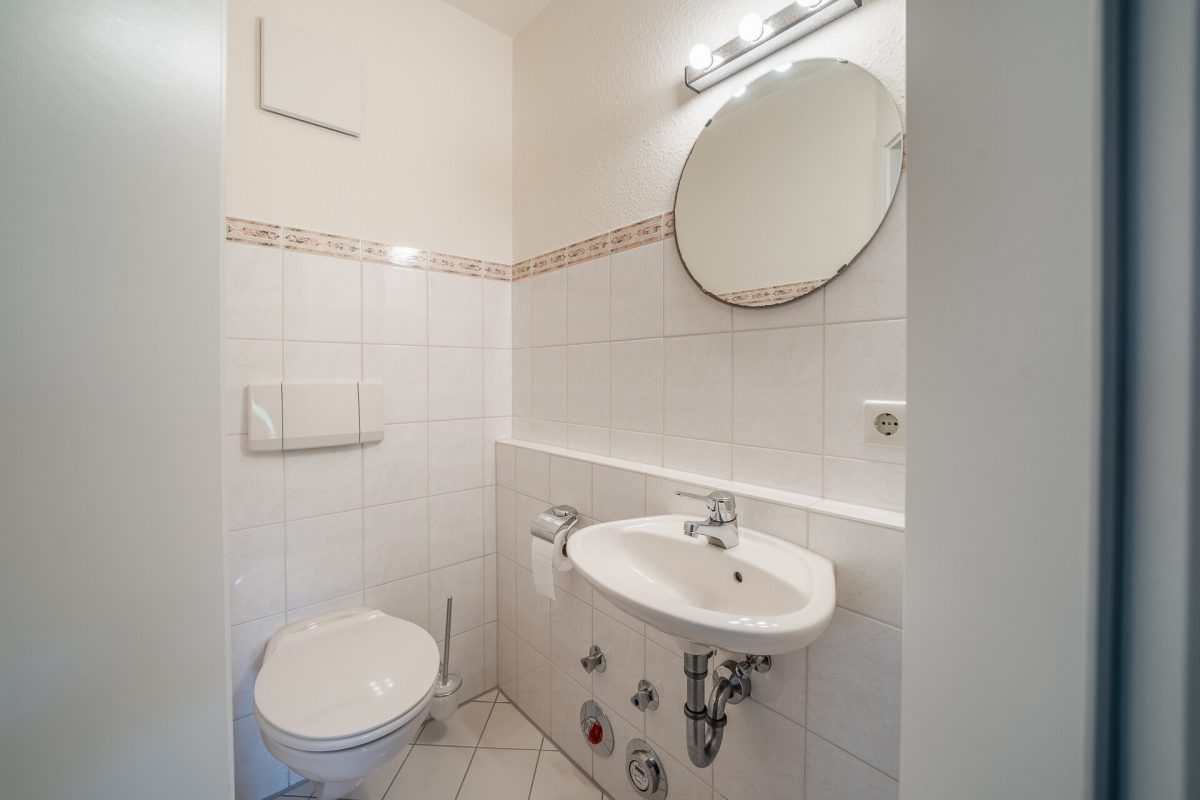 Immobilienangebot - Königsfeld - Wohnungen - Großzügige 2-Zimmerwohnung mit TG-Stellplatz in ruhiger, naturnaher Lage