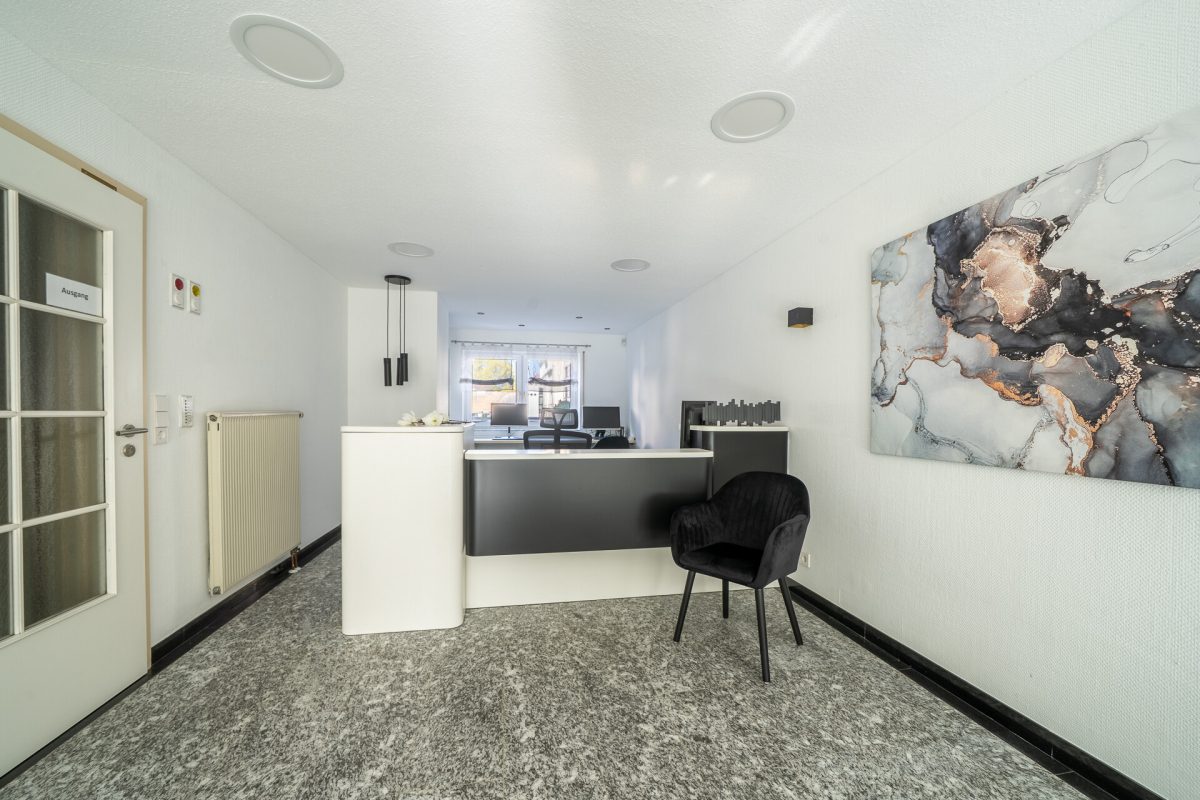 Immobilienangebot - Offenburg - Gewerbe - Ihre Zahnarztpraxis in Offenburg – bezugsfertig, digitalisiert, ohne Investitionsstau.