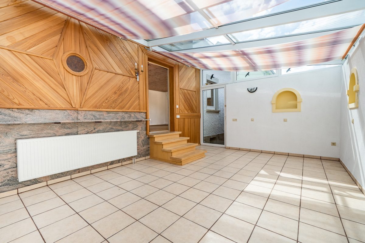 Immobilienangebot - Mühlheim an der Donau - Häuser - Charmantes Einfamilienhaus mit viel Platz, Garten und gemütlichem Wintergarten