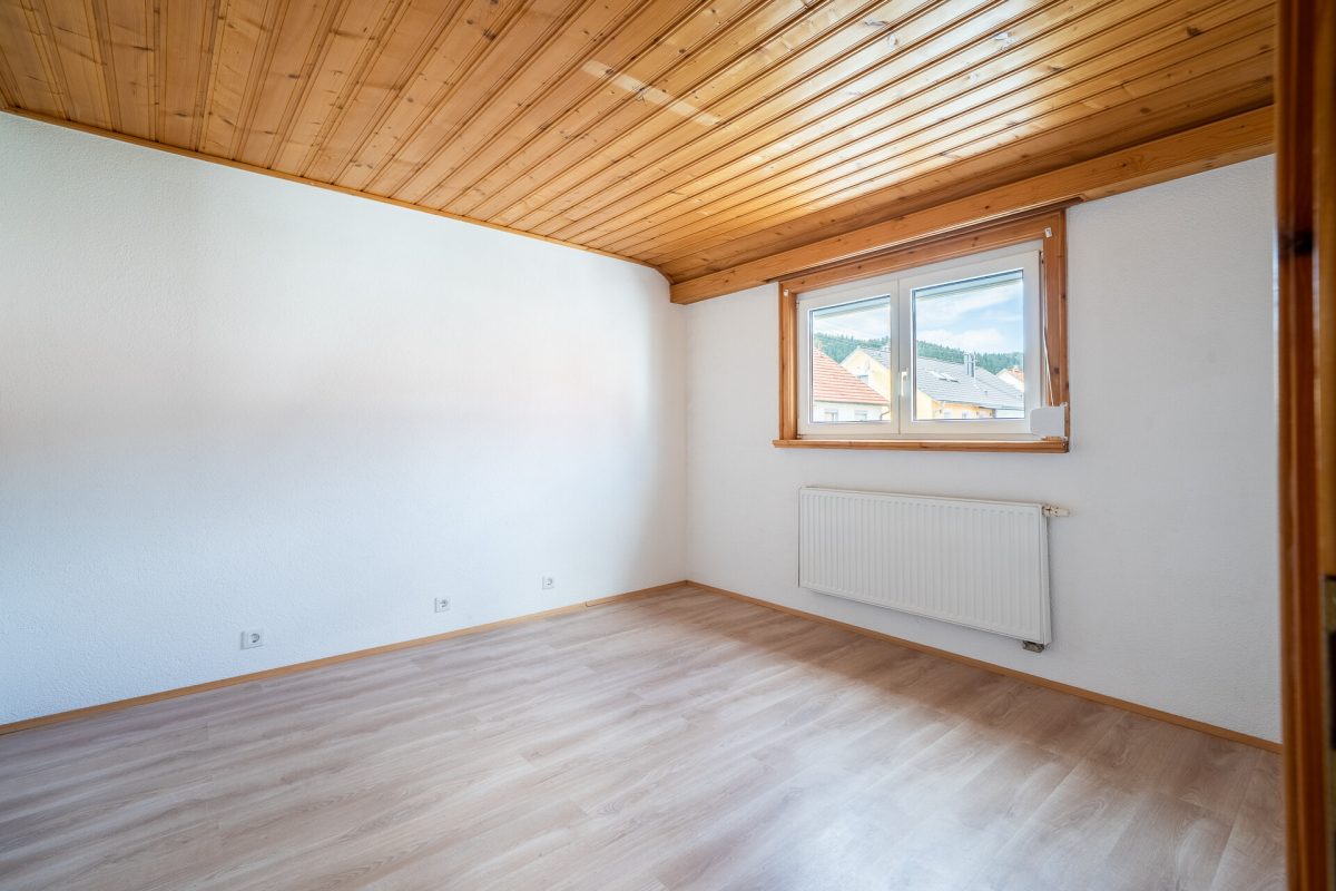 Immobilienangebot - Mühlheim an der Donau - Häuser - Charmantes Einfamilienhaus mit viel Platz, Garten und gemütlichem Wintergarten