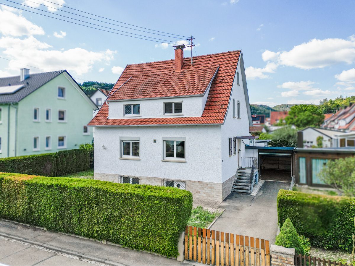 Immobilienangebot - Mühlheim an der Donau - Häuser - Charmantes Einfamilienhaus mit viel Platz, Garten und gemütlichem Wintergarten