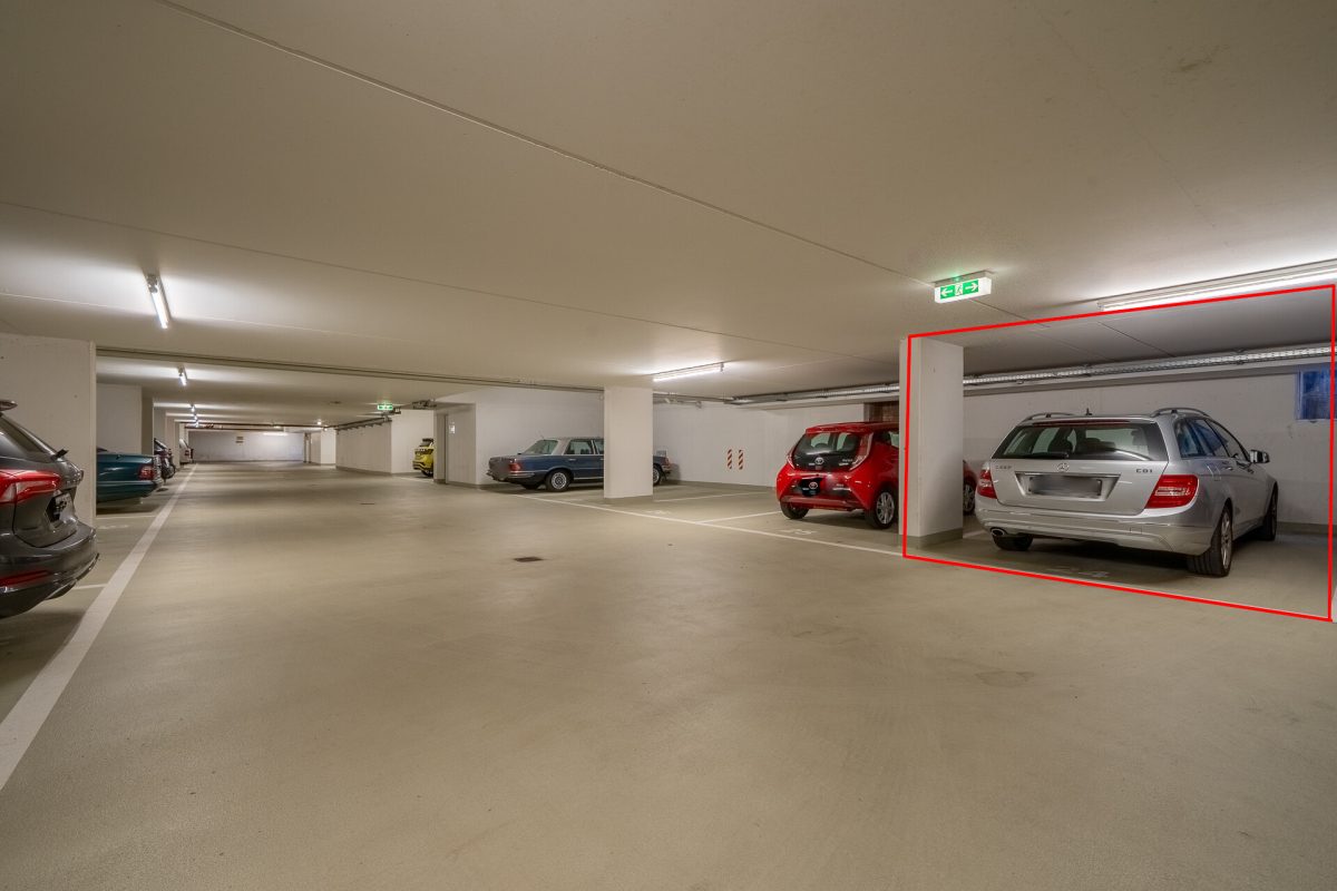 Immobilienangebot - Königsfeld im Schwarzwald - Wohnungen - 2,5-Zimmer-Eigentumswohnung mit überdachtem Balkon und Tiefgaragenstellplatz in zentraler Lage.