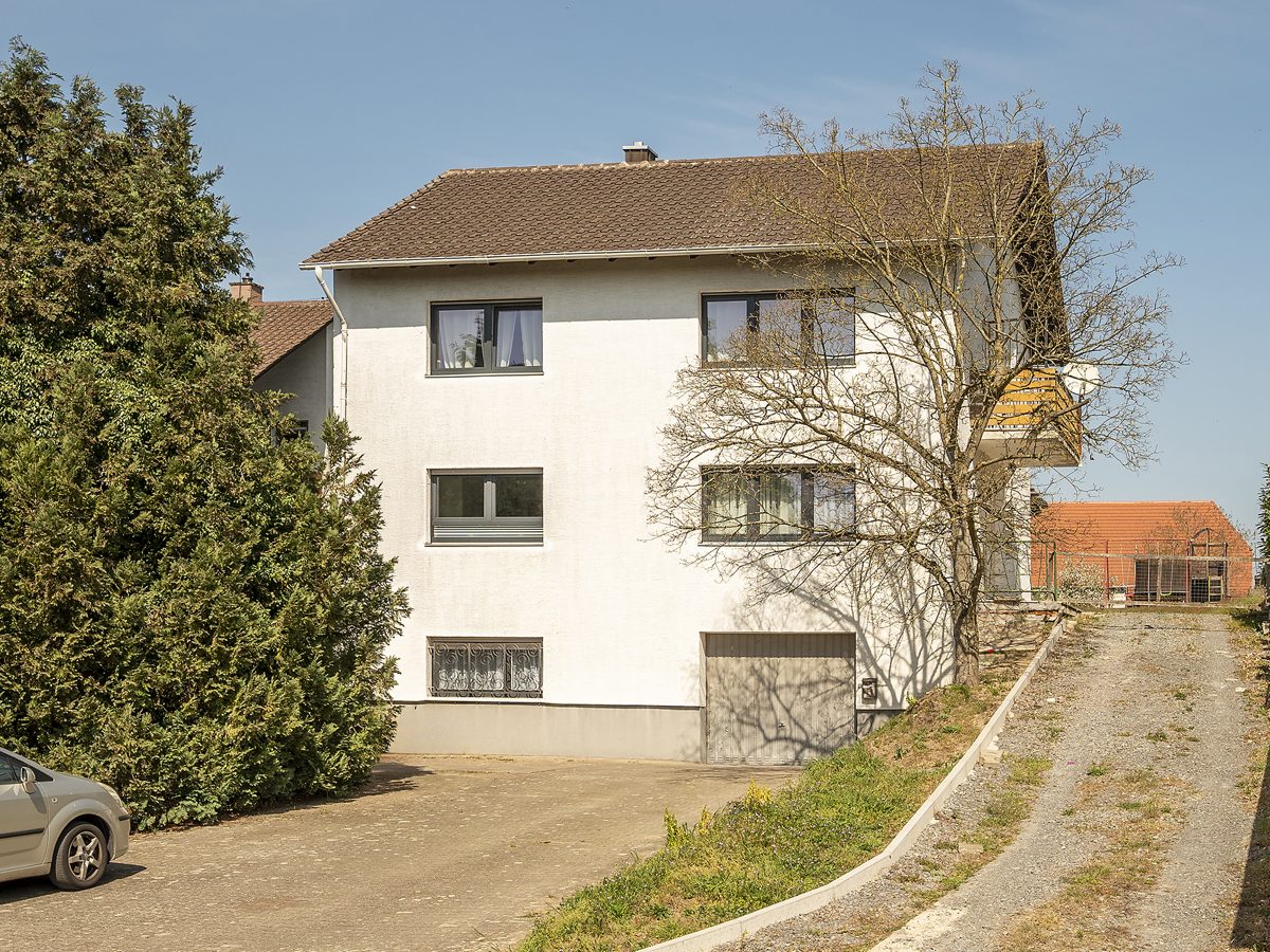 Immobilienangebot - Philippsburg / Huttenheim - Wohnen & Anlage - Wohnen im Grünen - Stilvolles Einfamilienhaus mit großem Garten in ruhiger Feldrandlage