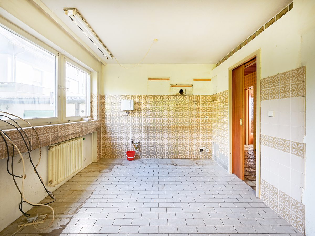 Immobilienangebot - Waldbronn / Reichenbach - Wohnen & Anlage - Mehrgenerationen leicht gemacht: Zweifamilienhaus mit zwei Garagen in beliebter Wohnlage