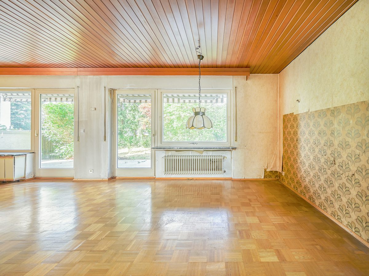 Immobilienangebot - Waldbronn / Reichenbach - Wohnen & Anlage - Mehrgenerationen leicht gemacht: Zweifamilienhaus mit zwei Garagen in beliebter Wohnlage