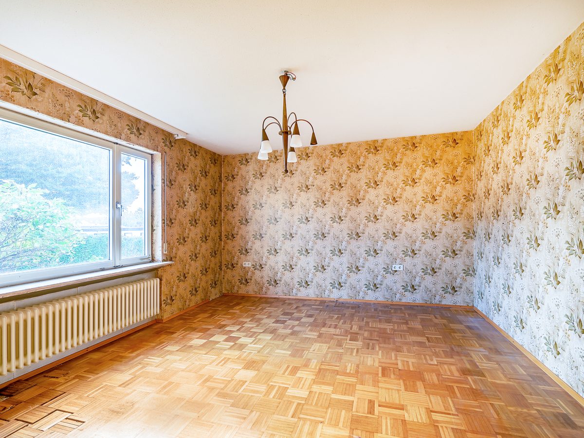 Immobilienangebot - Waldbronn / Reichenbach - Wohnen & Anlage - Mehrgenerationen leicht gemacht: Zweifamilienhaus mit zwei Garagen in beliebter Wohnlage