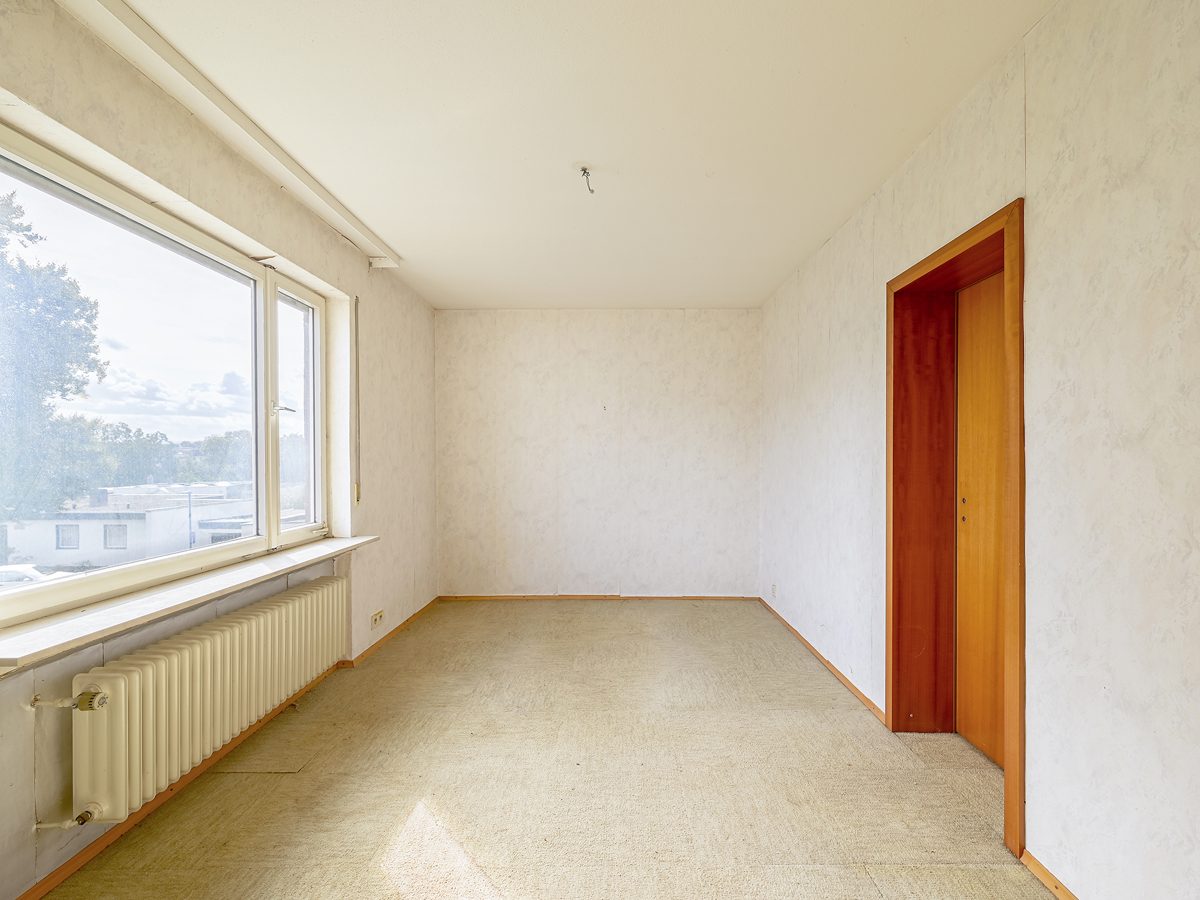 Immobilienangebot - Waldbronn / Reichenbach - Wohnen & Anlage - Mehrgenerationen leicht gemacht: Zweifamilienhaus mit zwei Garagen in beliebter Wohnlage
