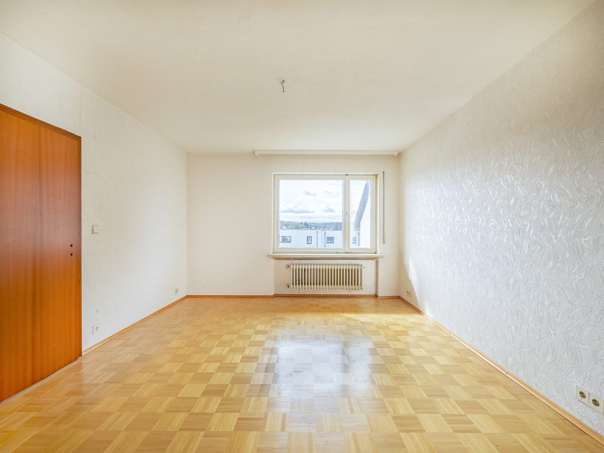 Immobilienangebot - Waldbronn / Reichenbach - Wohnen & Anlage - Mehrgenerationen leicht gemacht: Zweifamilienhaus mit zwei Garagen in beliebter Wohnlage