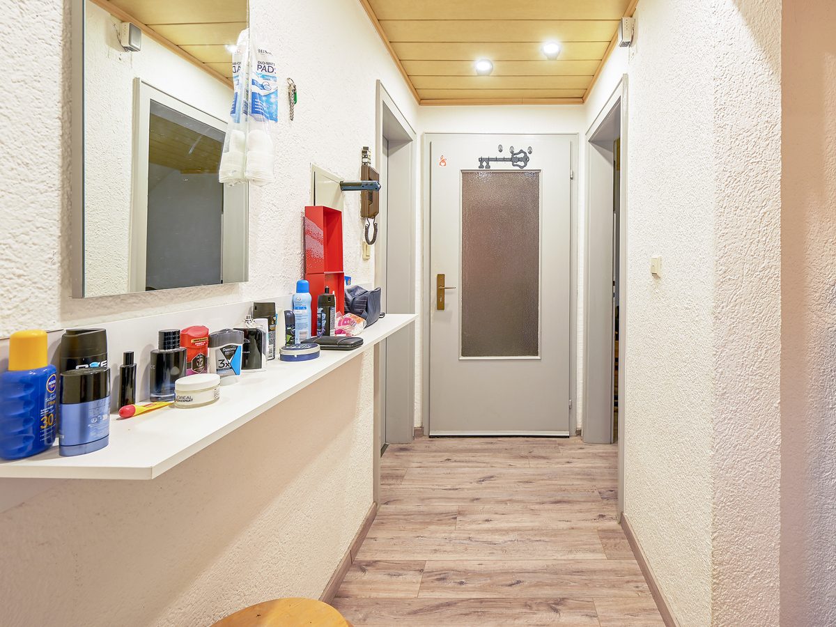 Immobilienangebot - Karlsbad / Langensteinbach - Wohnen & Anlage - Zwei Wohnungen, eine Investition: Vermietetes 2-Familien-Wohnhaus ideal für Kapitalanleger