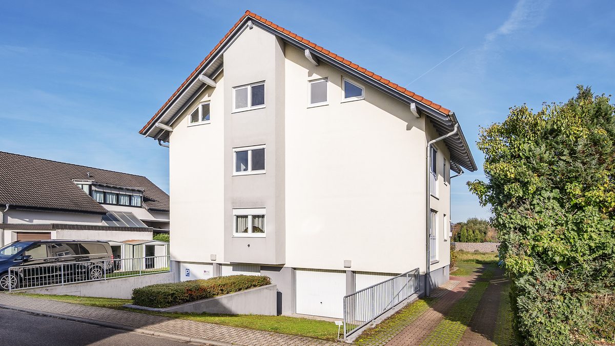 Immobilienangebot - Karlsdorf-Neuthard - Wohnungen - Vermietete Eigentumswohnung im Souterrain mit 2 Terrassen - Sichere Rendite für kluge Anleger