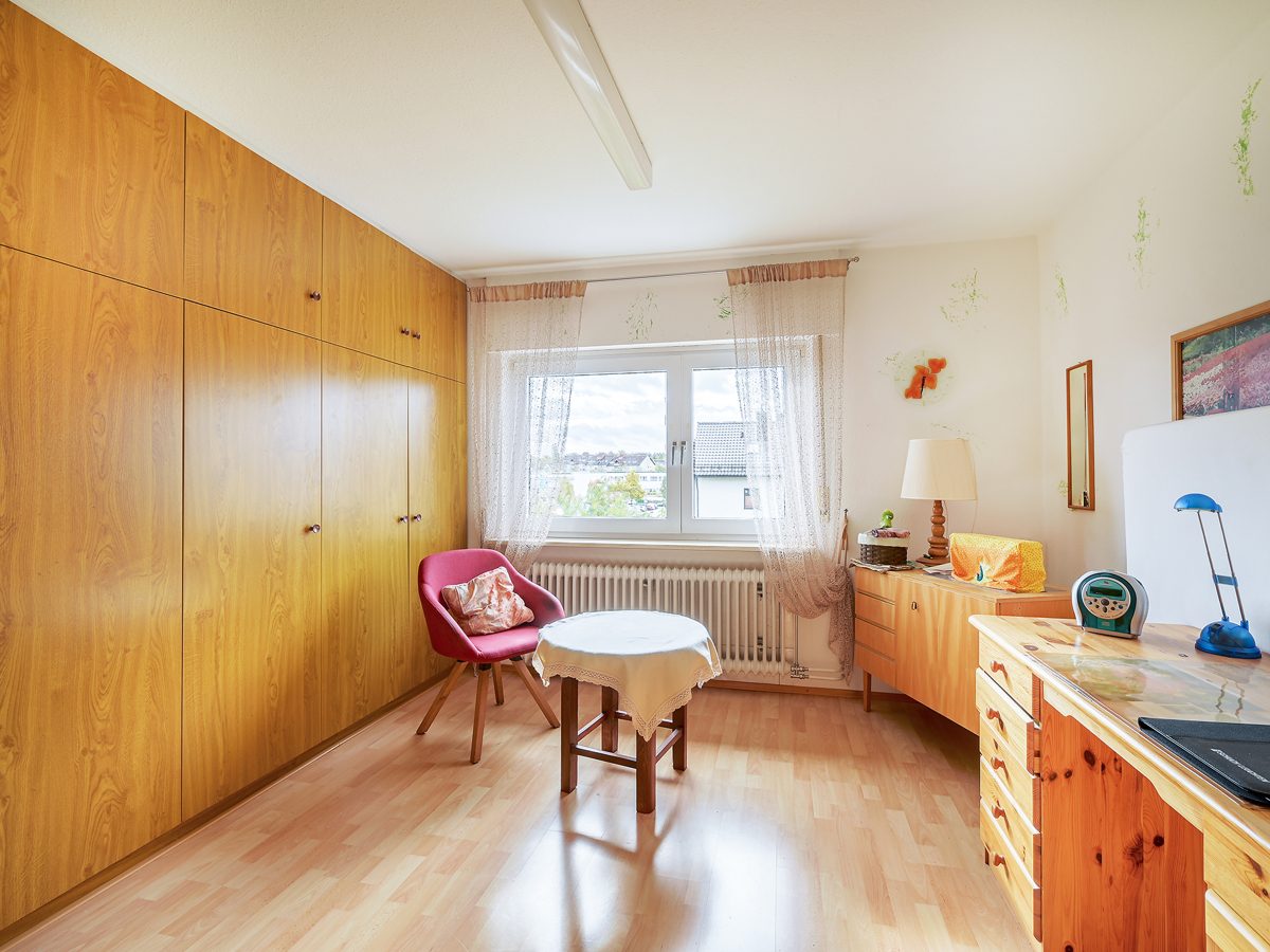 Arbeitszimmer Immobilienangebot - Waldbronn / Reichenbach - Wohnen & Anlage - Wohlfühlen auf mehreren Etagen: Charmantes Einfamilienhaus mit Terrasse, Garten und Garage!