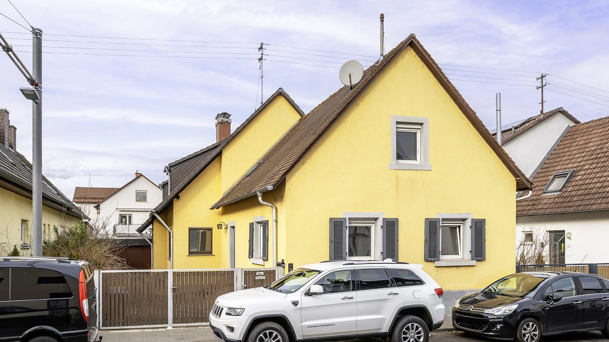 Immobilienangebot - Karlsruhe / Daxlanden - Wohnen & Anlage - Großzügiges Wohnen mit flexibler Nutzung - Zwei Gebäude, viele Optionen!