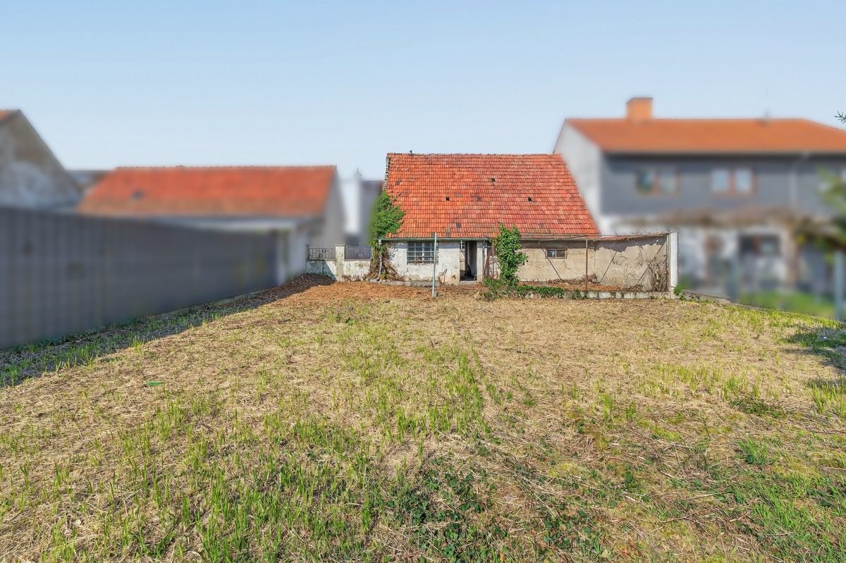 Rückansicht Grundstücksgrenze Immobilienangebot - Oberhausen-Rheinhausen - Grundstücke - Neuanfang statt Kompromiss: Abrissgrundstück in ruhiger Wohnlage