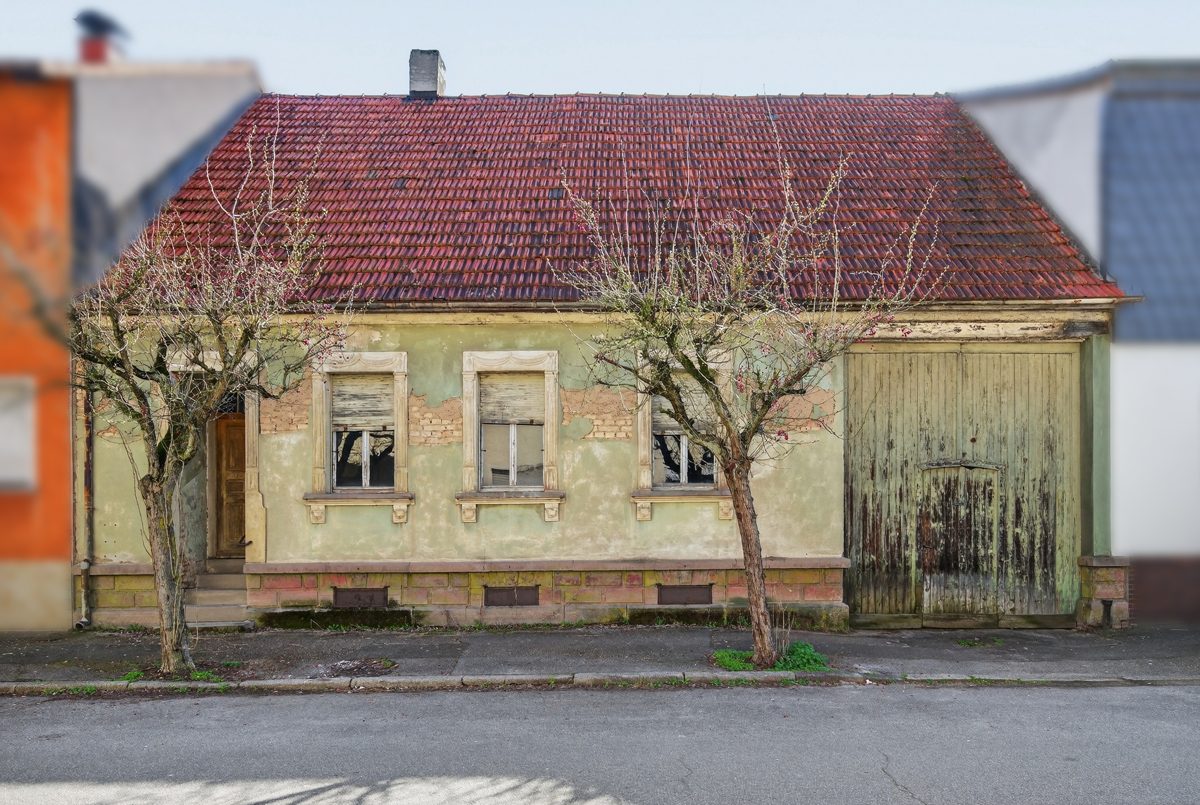 Frontansicht Immobilienangebot - Oberhausen-Rheinhausen - Grundstücke - Neuanfang statt Kompromiss: Abrissgrundstück in ruhiger Wohnlage