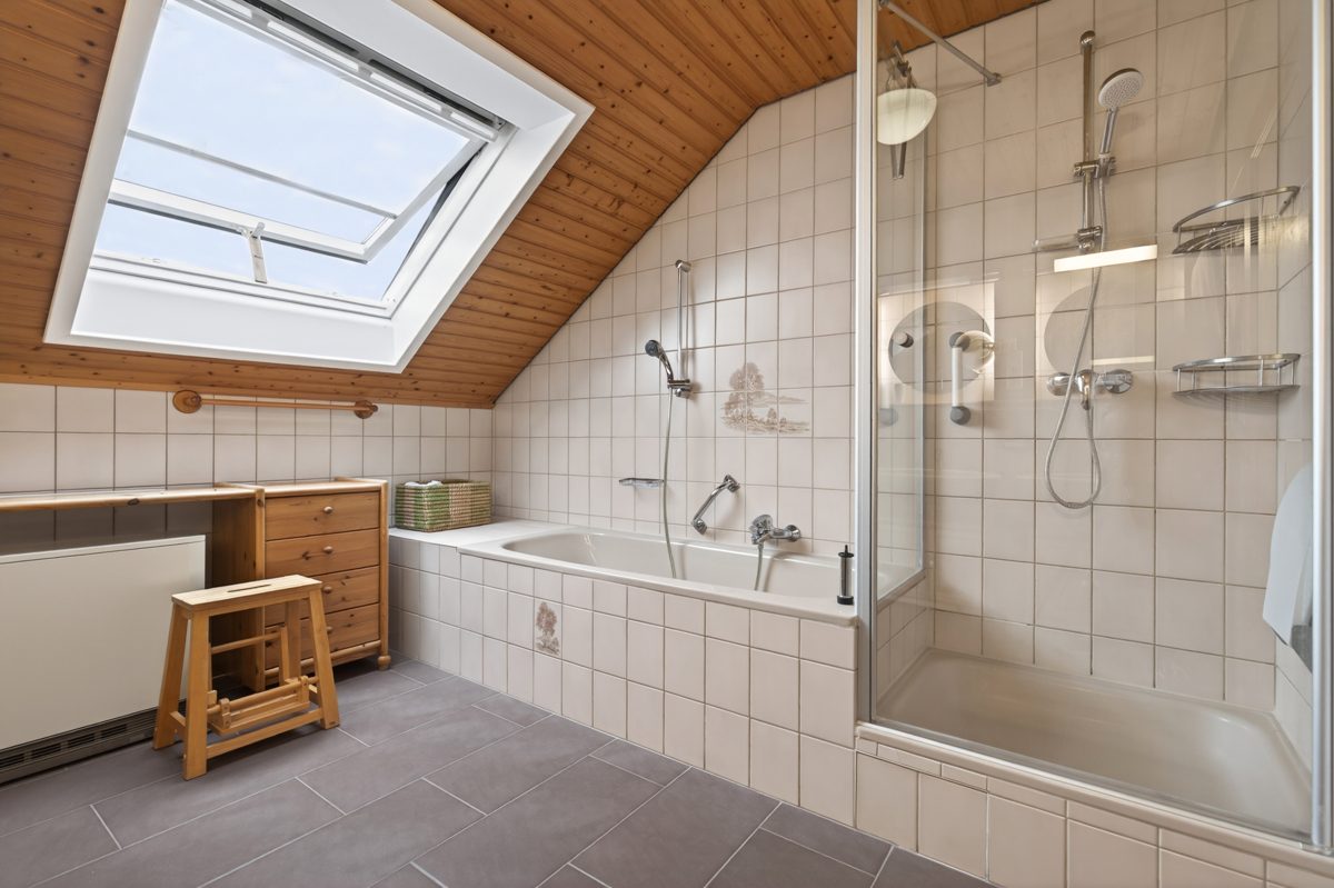 Immobilienangebot - Malsch/Sulzbach - Wohnen & Anlage - Traumanwesen mit Kamin und Sauna direkt am Waldrand