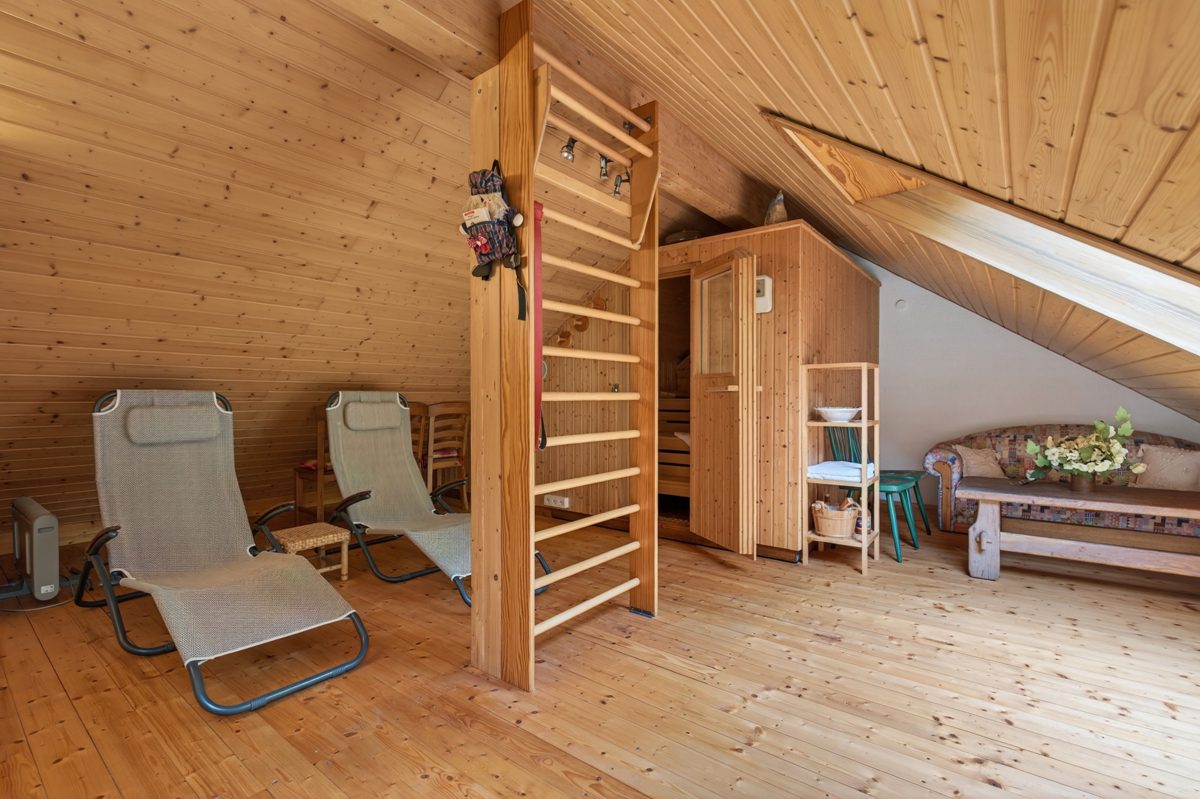 Immobilienangebot - Malsch/Sulzbach - Wohnen & Anlage - Traumanwesen mit Kamin und Sauna direkt am Waldrand