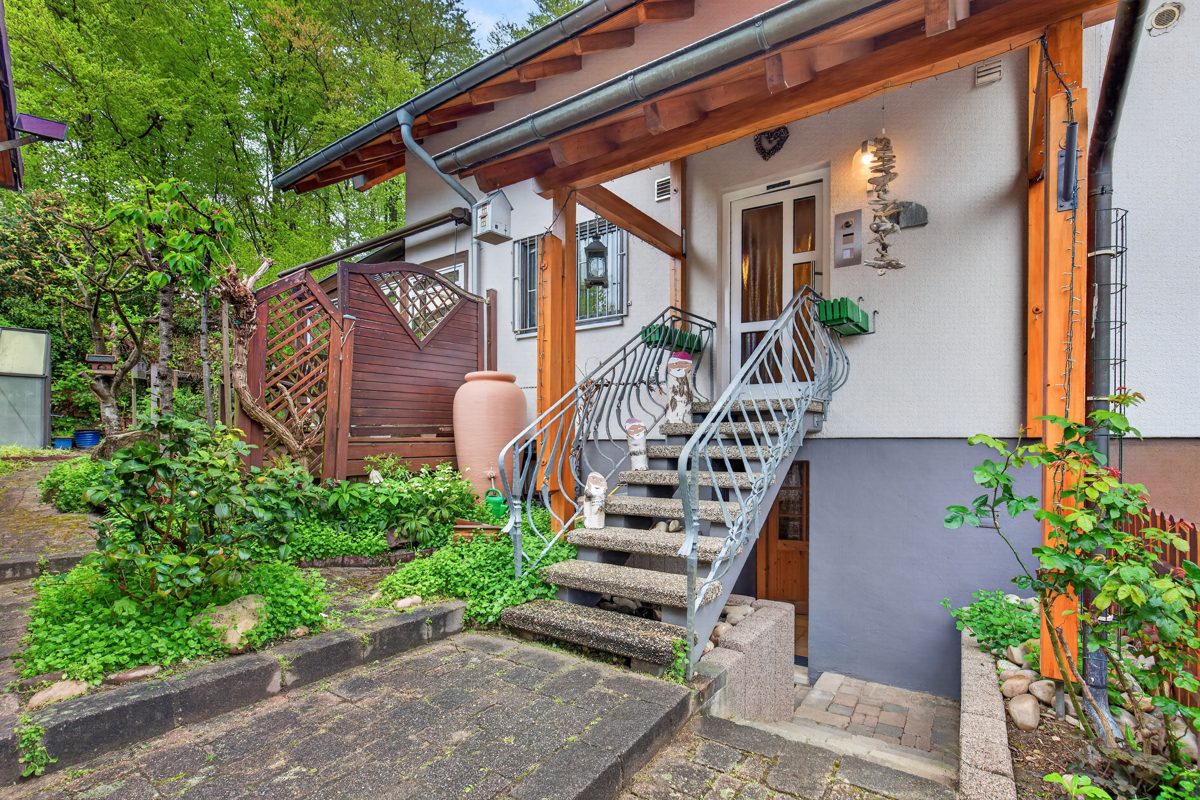 Immobilienangebot - Malsch/Sulzbach - Wohnen & Anlage - Traumanwesen mit Kamin und Sauna direkt am Waldrand
