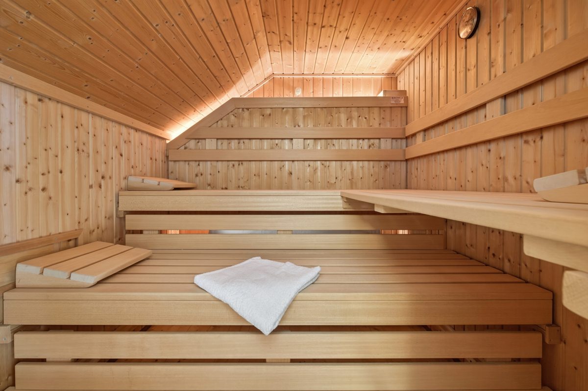 Immobilienangebot - Malsch/Sulzbach - Wohnen & Anlage - Traumanwesen mit Kamin und Sauna direkt am Waldrand