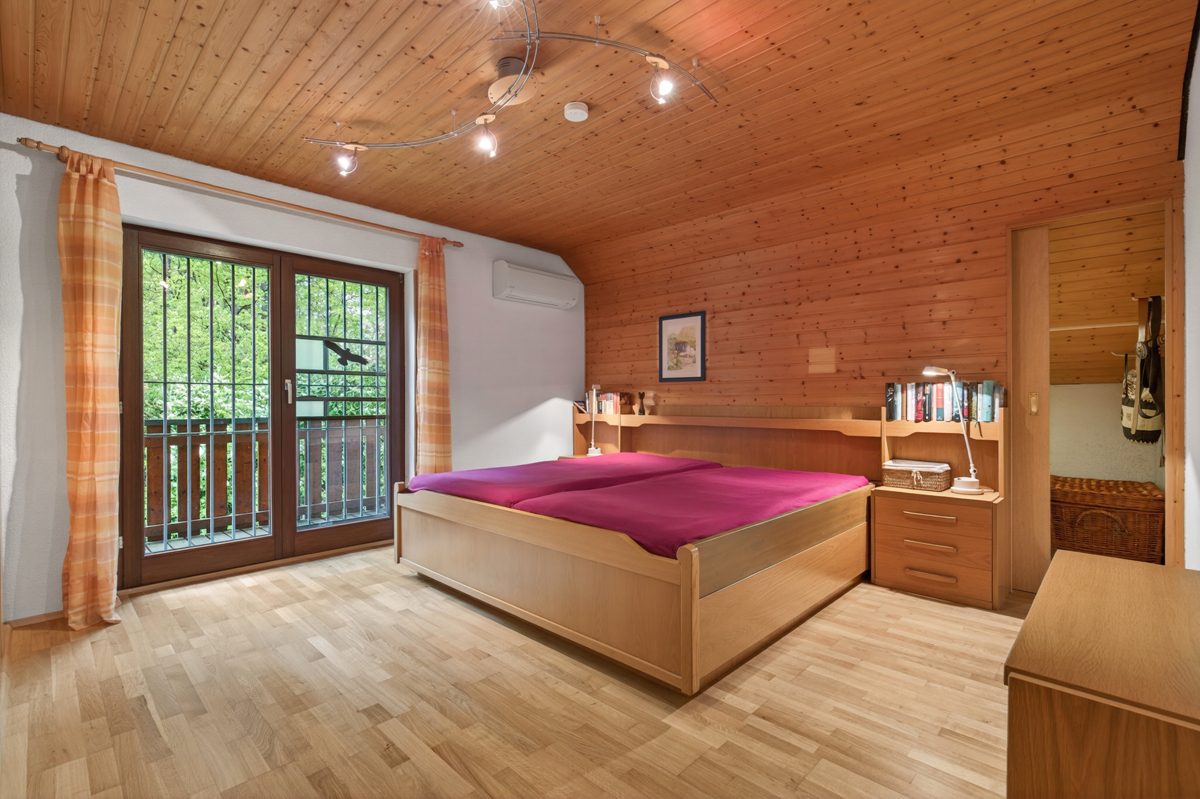 Immobilienangebot - Malsch/Sulzbach - Wohnen & Anlage - Traumanwesen mit Kamin und Sauna direkt am Waldrand