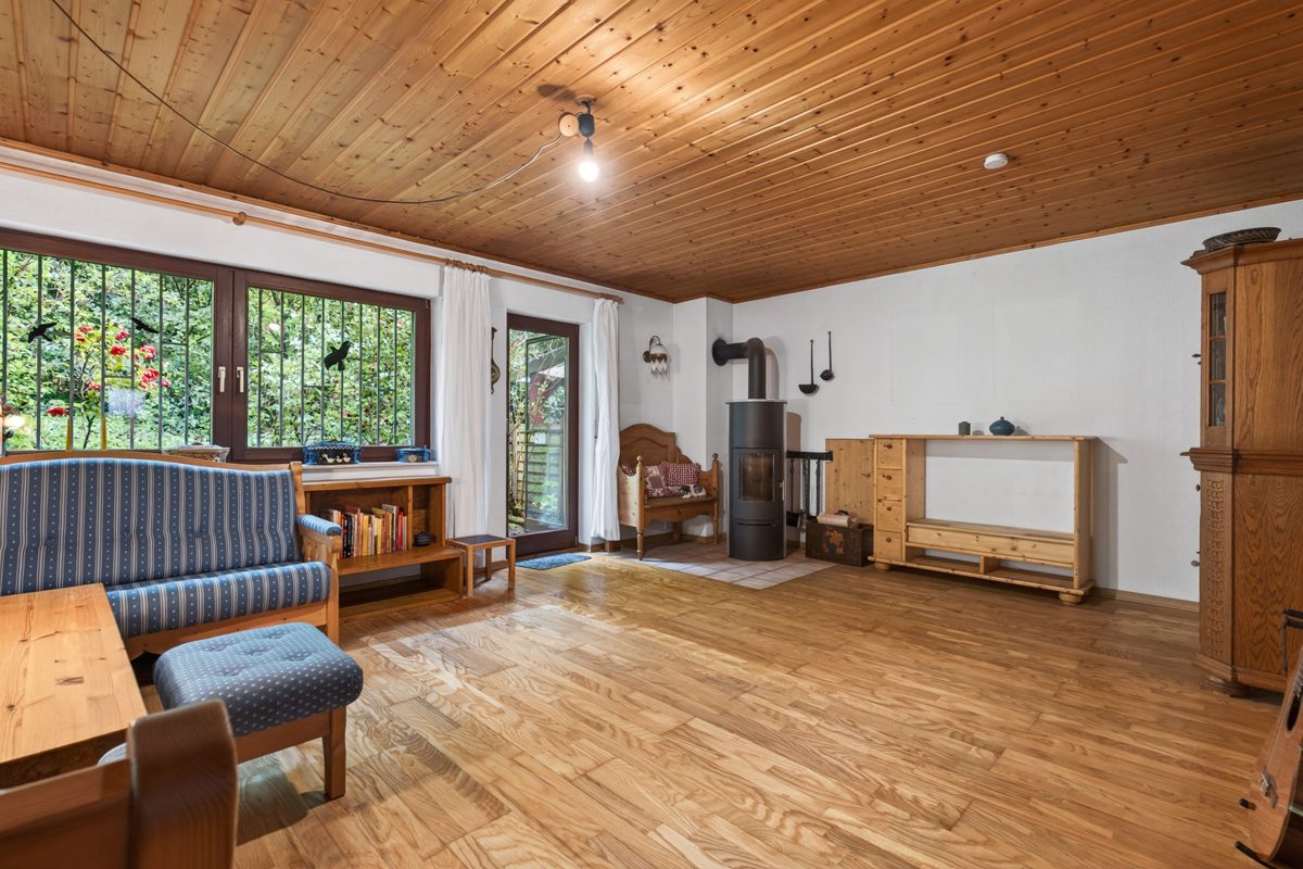 Immobilienangebot - Malsch/Sulzbach - Wohnen & Anlage - Traumanwesen mit Kamin und Sauna direkt am Waldrand