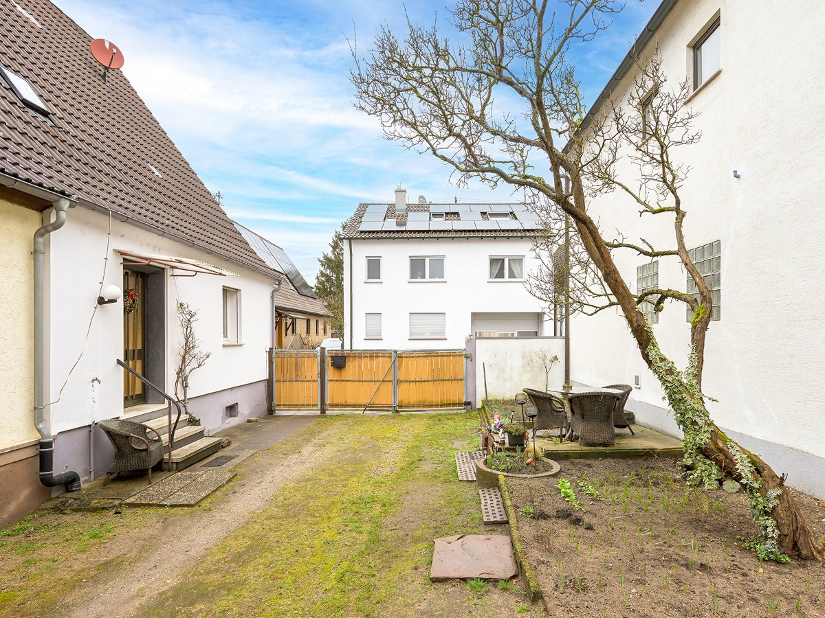 Immobilienangebot - Graben-Neudorf / Graben - Wohnen & Anlage - Provisionsfrei: Rohdiamant mit großem Grundstück, Scheune & sicherer Miete durch Gemeinde