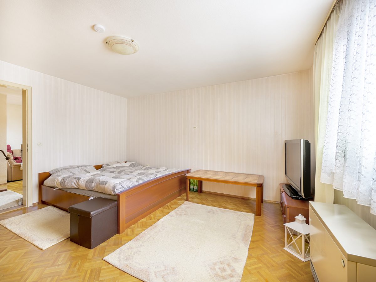 Immobilienangebot - Graben-Neudorf / Graben - Wohnen & Anlage - Provisionsfrei: Rohdiamant mit großem Grundstück, Scheune & sicherer Miete durch Gemeinde