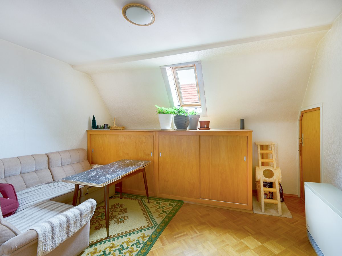 Immobilienangebot - Graben-Neudorf / Graben - Wohnen & Anlage - Provisionsfrei: Rohdiamant mit großem Grundstück, Scheune & sicherer Miete durch Gemeinde