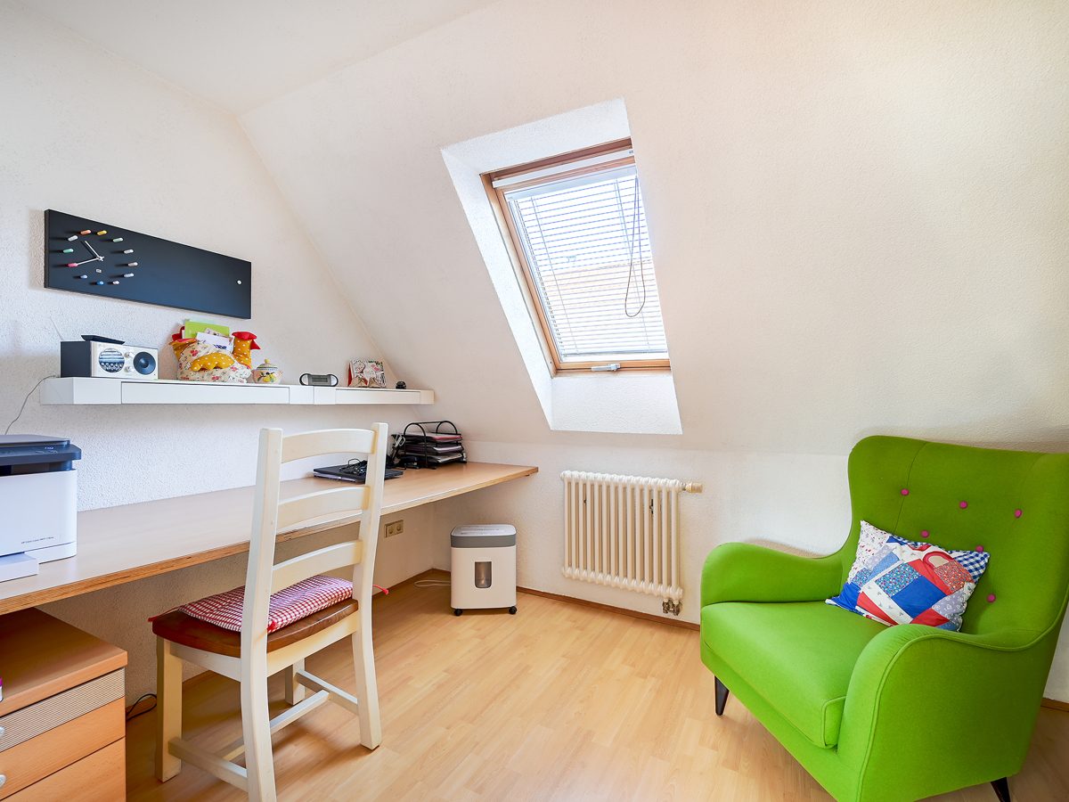 Immobilienangebot - Malsch - Wohnen & Anlage - Platz für Ihr Unternehmen und Ihre Familie – Vielseitiges Anwesen mit Werkstatt und Garage