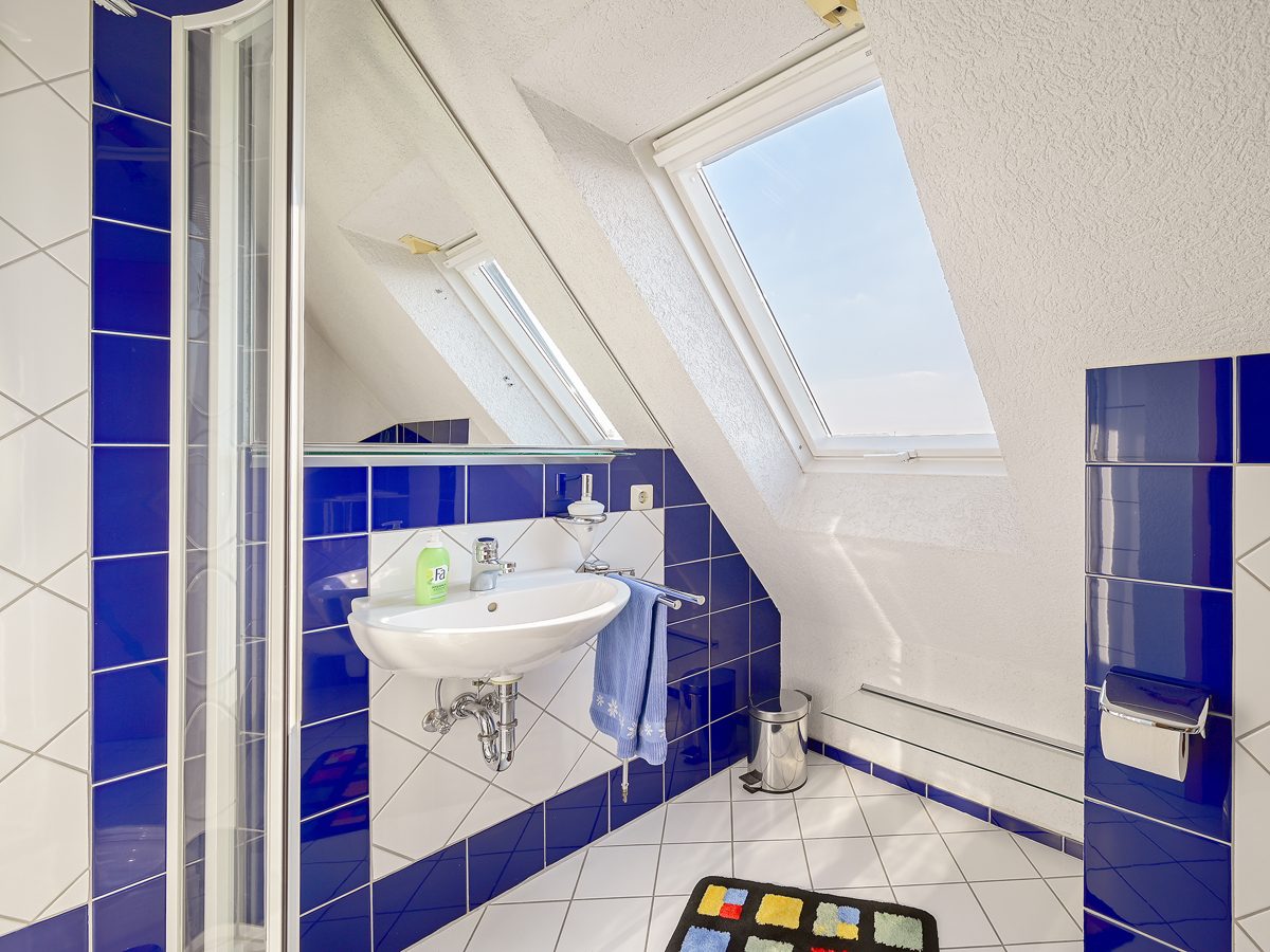 Immobilienangebot - Malsch - Wohnen & Anlage - Platz für Ihr Unternehmen und Ihre Familie – Vielseitiges Anwesen mit Werkstatt und Garage