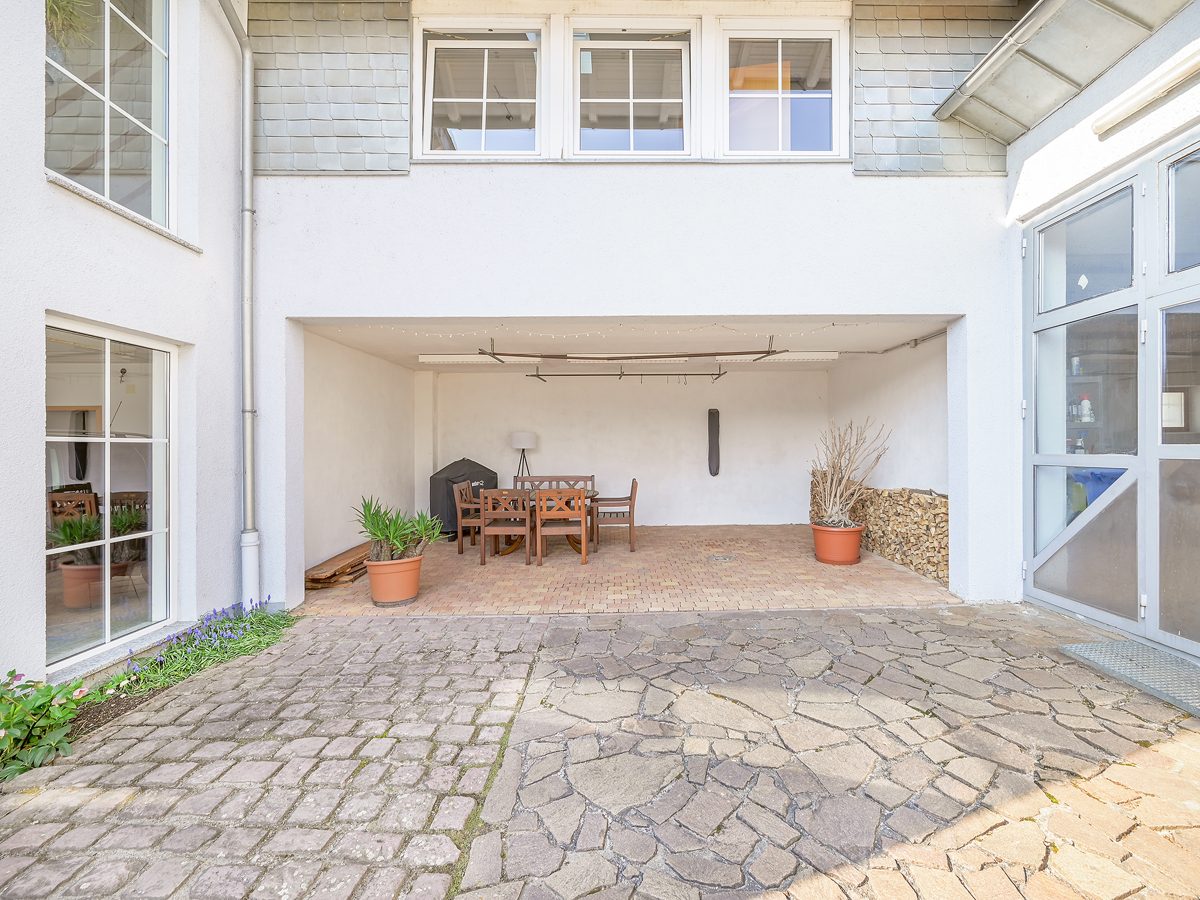 Immobilienangebot - Malsch - Wohnen & Anlage - Platz für Ihr Unternehmen und Ihre Familie – Vielseitiges Anwesen mit Werkstatt und Garage