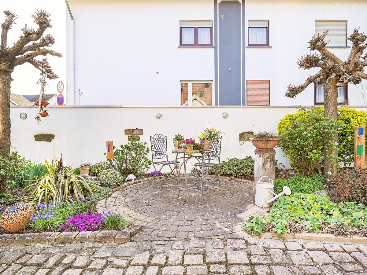 Immobilienangebot - Malsch - Wohnen & Anlage - Platz für Ihr Unternehmen und Ihre Familie – Vielseitiges Anwesen mit Werkstatt und Garage