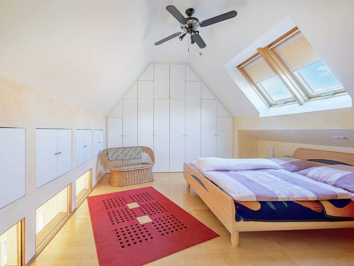 Immobilienangebot - Malsch - Wohnen & Anlage - Platz für Ihr Unternehmen und Ihre Familie – Vielseitiges Anwesen mit Werkstatt und Garage