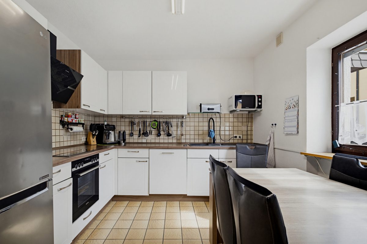 Wohnküche Immobilienangebot - Karlsbad / Mutschelbach - Wohnen & Anlage - Attraktive Kapitalanlage: Großzügiges Haus mit weitläufigem Grundstück und Scheune