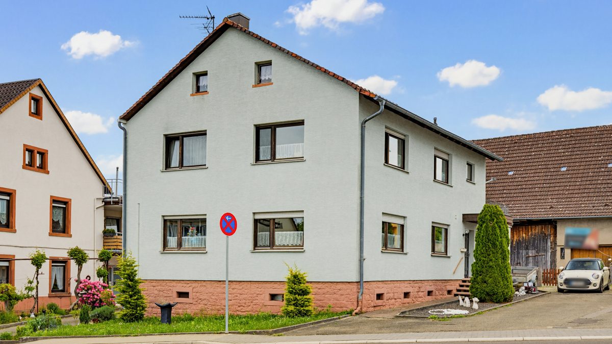 Immobilienangebot - Karlsbad / Mutschelbach - Wohnen & Anlage - Attraktive Kapitalanlage: Großzügiges Haus mit weitläufigem Grundstück und Scheune