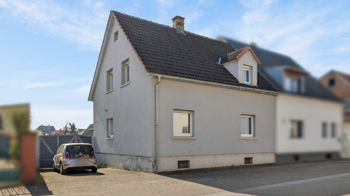 Immobilienangebot - Philippsburg / Rheinsheim - Wohnen & Anlage - Haus mit Charakter: Großes Grundstück, Nebengebäude & Ausbaupotenzial