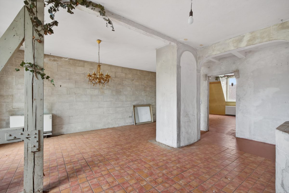 Immobilienangebot - Karlsruhe / Mühlburg - Wohnungen - Denkmalgeschützter Altbau mit Charakter – Zwei Wohnungen zum Preis einer großzügigen Altbaufläche