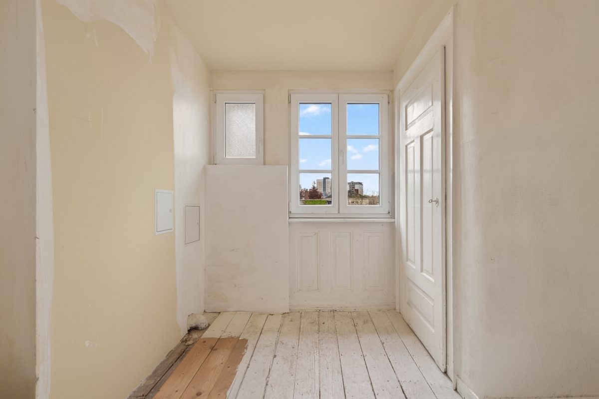 Immobilienangebot - Karlsruhe / Mühlburg - Wohnungen - Denkmalgeschützter Altbau mit Charakter – Zwei Wohnungen zum Preis einer großzügigen Altbaufläche