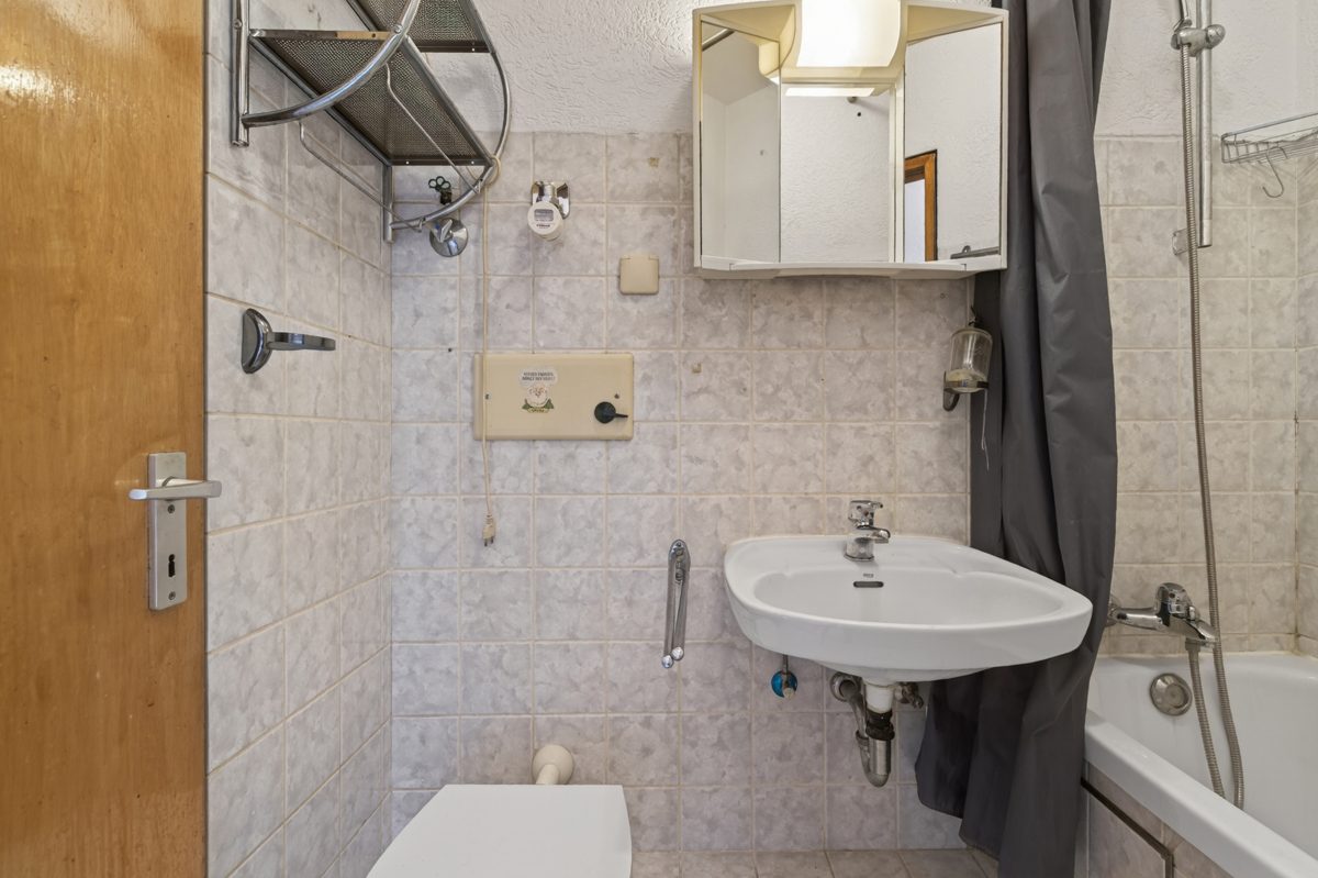 Immobilienangebot - Oberhausen-Rheinhausen - Wohnungen - Kompakte 1-Zimmer-Wohnung mit Außenstellplatz und Gestaltungspotenzial