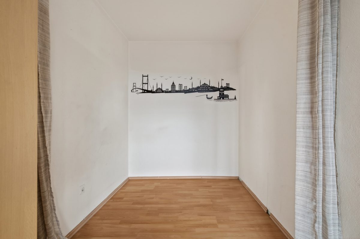 Immobilienangebot - Oberhausen-Rheinhausen - Wohnungen - Kompakte 1-Zimmer-Wohnung mit Außenstellplatz und Gestaltungspotenzial