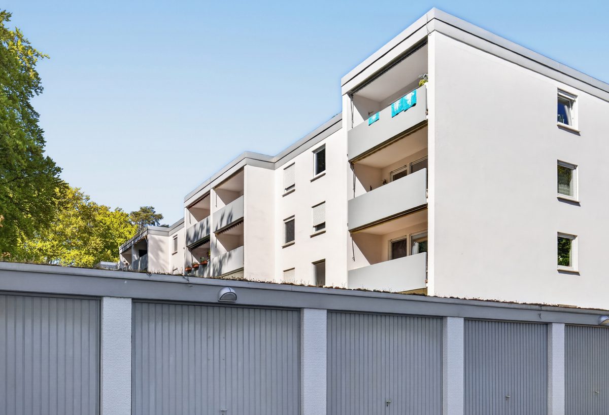 Ansicht Hausrückseite Immobilienangebot - Karlsruhe / Bergwald - Wohnungen - Wohnqualität im Grünen: Helle Eigentumswohnung mit Balkon und Garage!