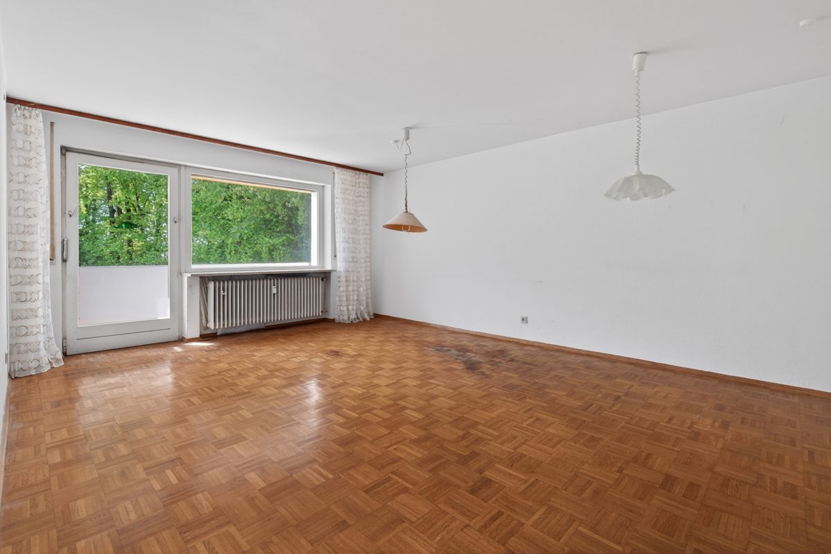 Wohnzimmer Immobilienangebot - Karlsruhe / Bergwald - Wohnungen - Wohnqualität im Grünen: Helle Eigentumswohnung mit Balkon und Garage!